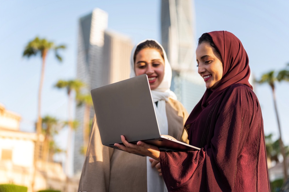 كيفية تطبيق وإدارة سياسات العمل المرن في الشركات السعودية